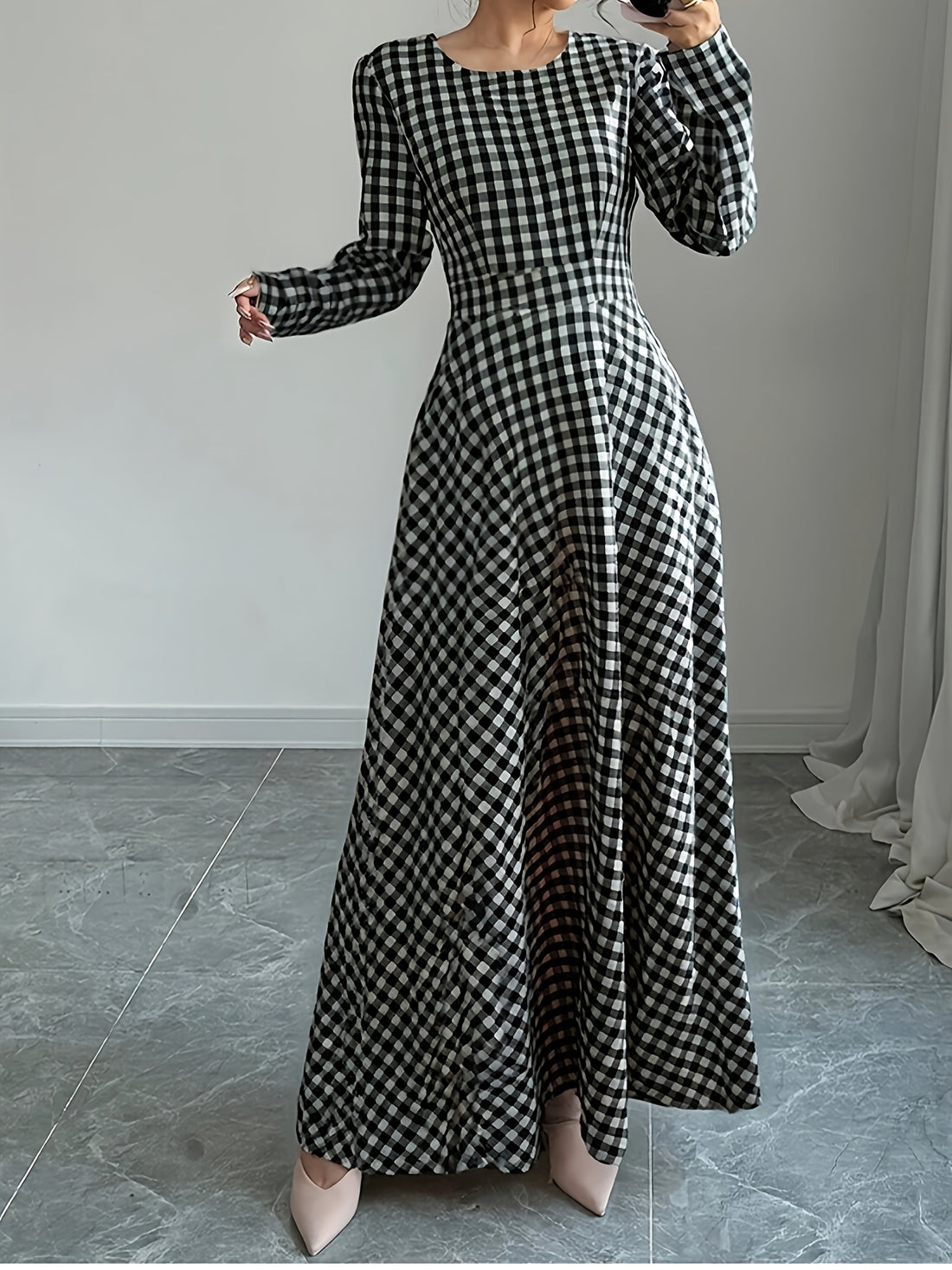 VolunoLuxe Elegant Gingham Maxi Dress – Black & White A-Line with Long Sleeves