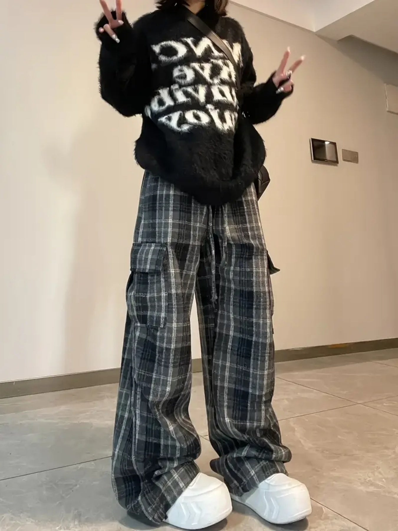 Volunoluxe Vintage Plaid Cargo Pants – Women’s High-Waist Straight-Leg Trousers with Multiple Pockets, Retro Hip-Hop Casual Style for Teens & Adults