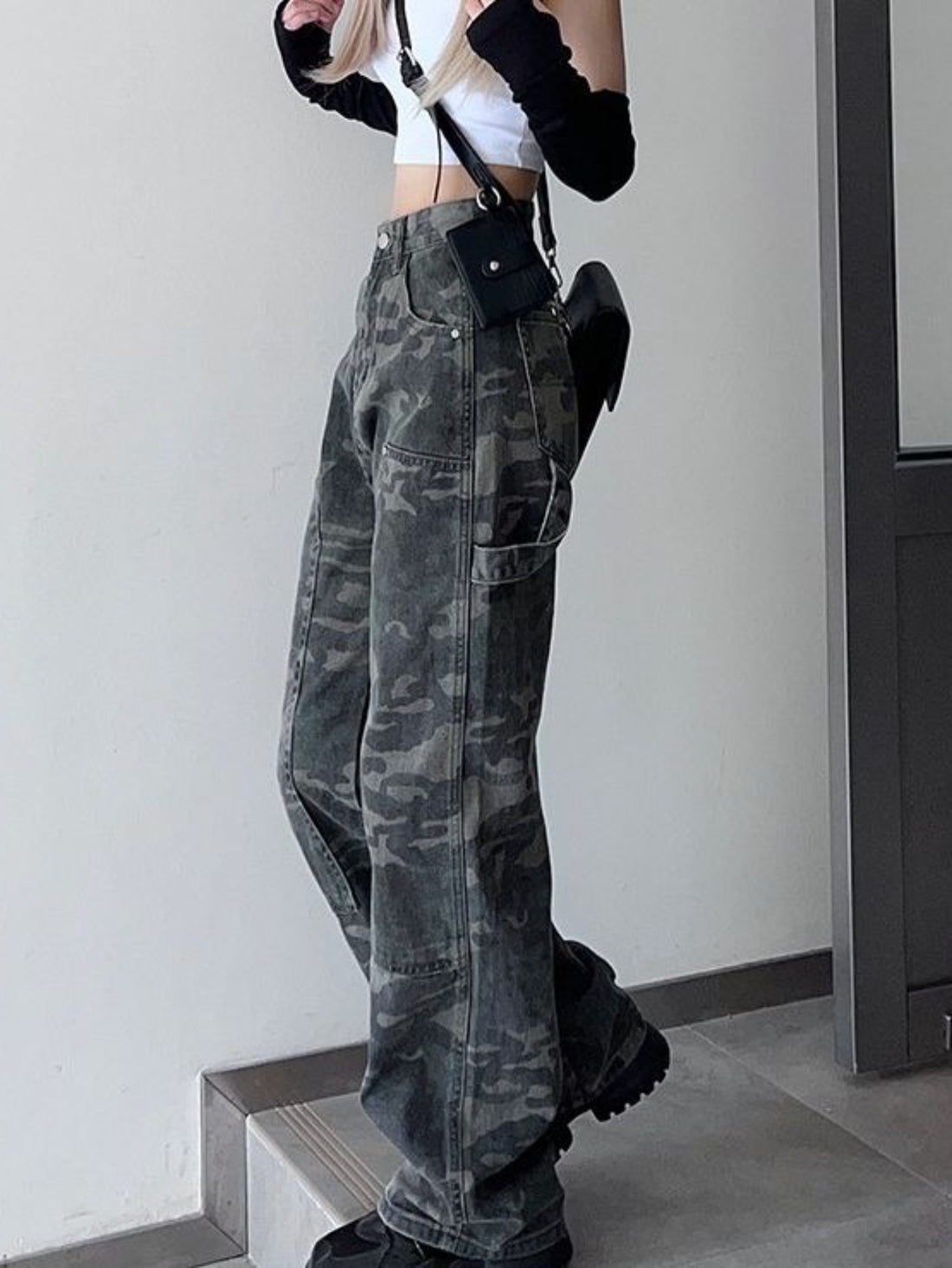 VolunoLuxe Women’s High-Waisted Camo Cargo Pants – Non-Stretch Straight-Leg Denim with Button Closure, Versatile All-Season Streetwear for Casual & Everyday Outfits