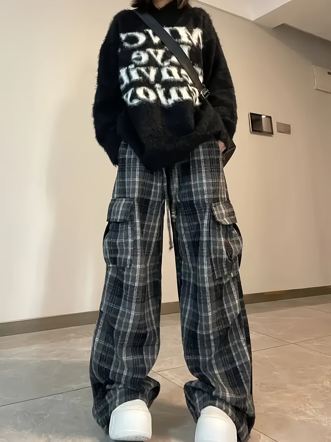 Volunoluxe Vintage Plaid Cargo Pants – Women’s High-Waist Straight-Leg Trousers with Multiple Pockets, Retro Hip-Hop Casual Style for Teens & Adults