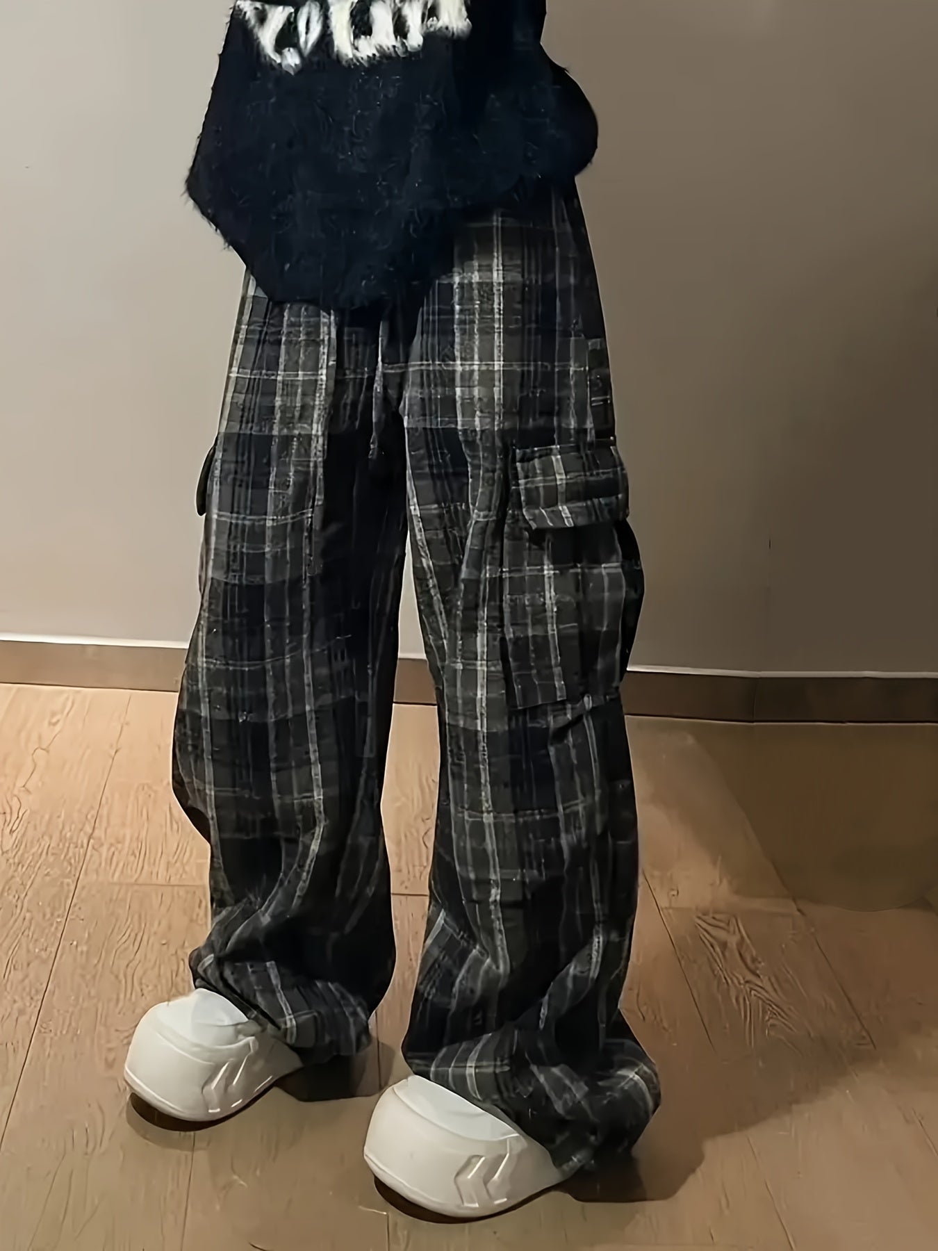 Volunoluxe Vintage Plaid Cargo Pants – Women’s High-Waist Straight-Leg Trousers with Multiple Pockets, Retro Hip-Hop Casual Style for Teens & Adults